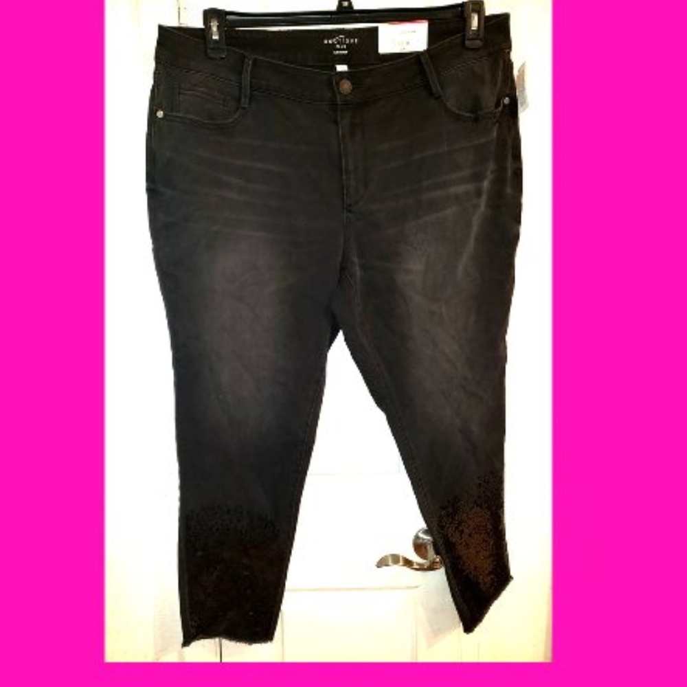 Boutique brand skinny jeans size 22w, NWT